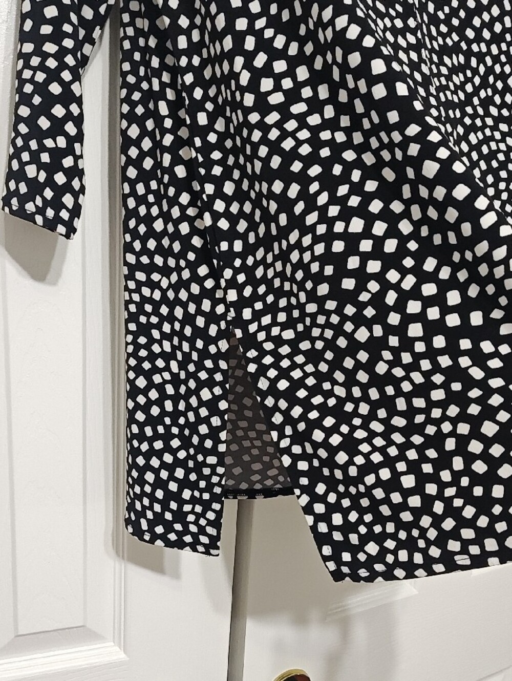 Alfani Black & White Abstract Dot Scoop Neck Tunic - Picture 3 of 3